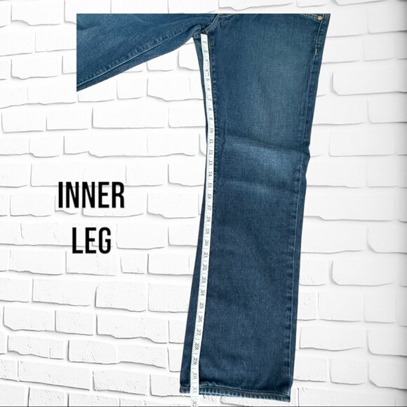 TRUE RELEGION STRAIGHT MENS JEANS - LIKE NEW - Picture 9 of 11